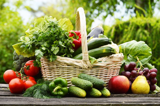 Дорожчають огірки та кабачки: яка вартість овочів та фруктів