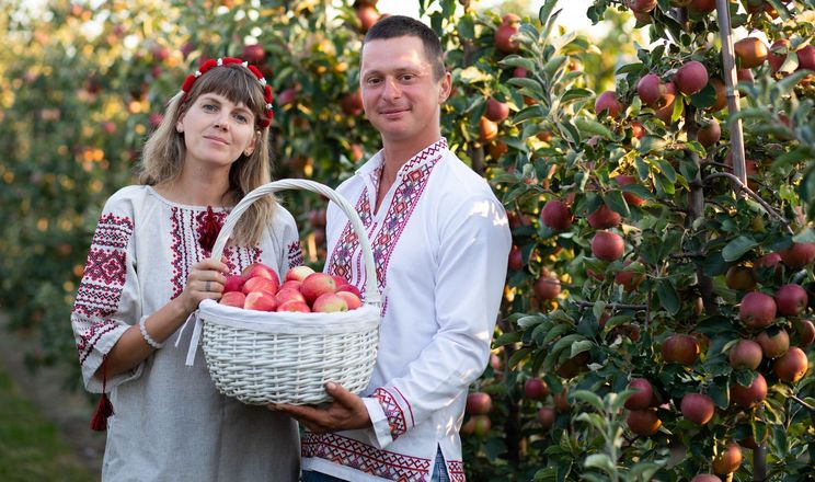 На Дніпропетровщині вирощують яблука з написами