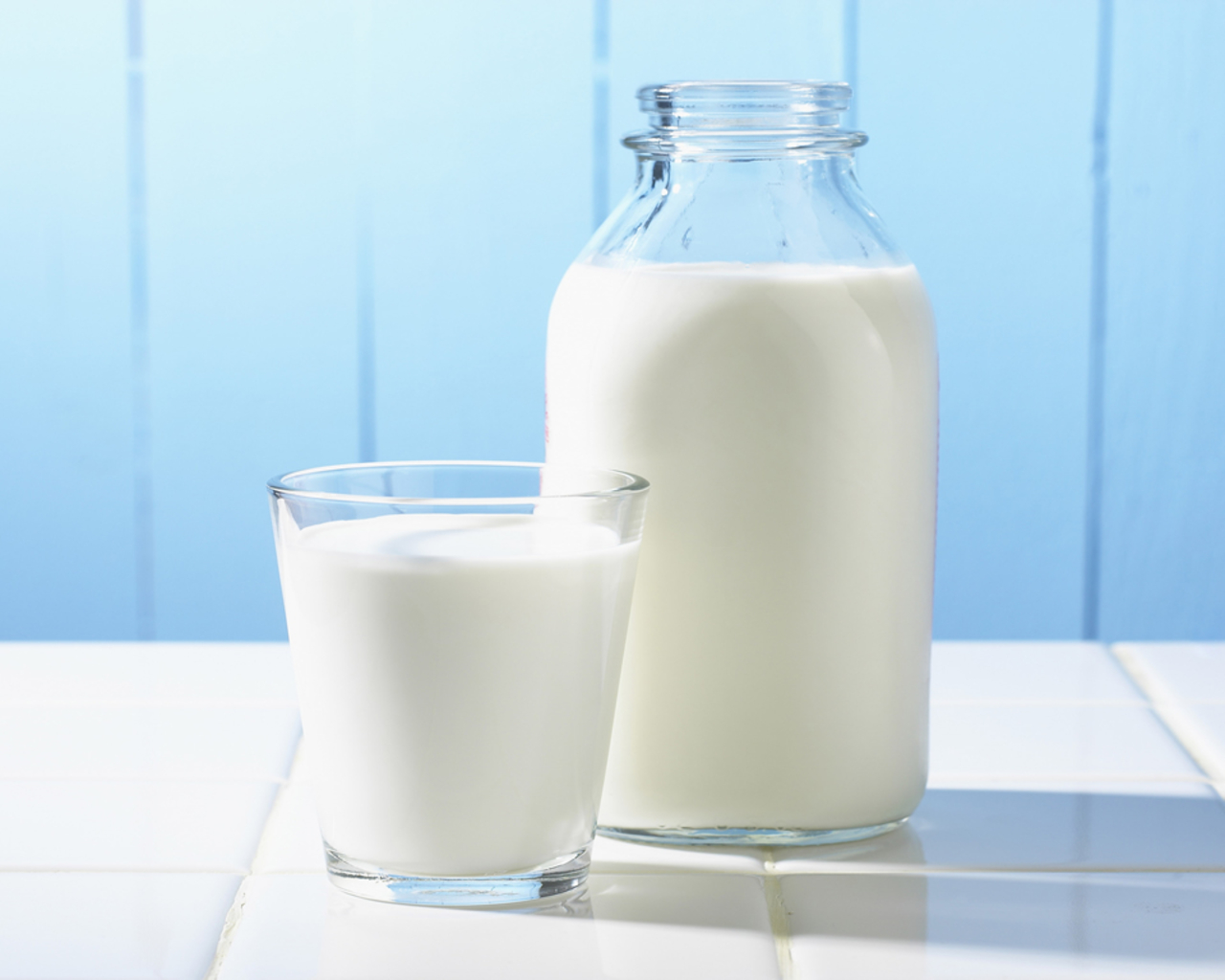 Ціна на молоко продовжують зростати