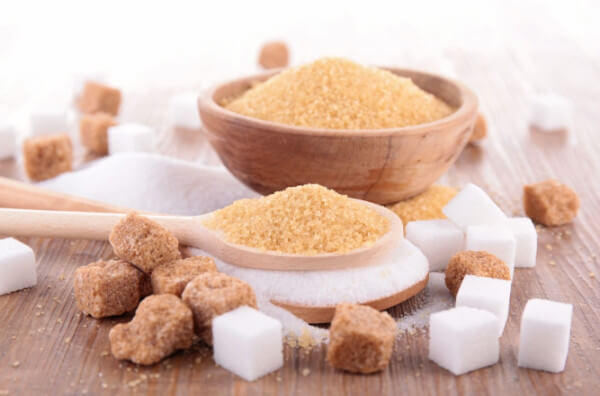 Мінекономіки встановило квоту на імпорт тростинового цукру-сирцю