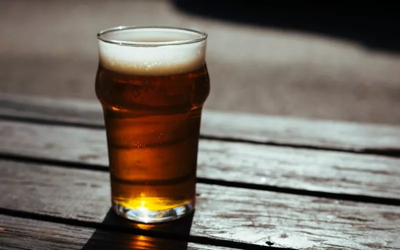 Британці зварили осіннє безалкогольне пиво з хмелю та кави