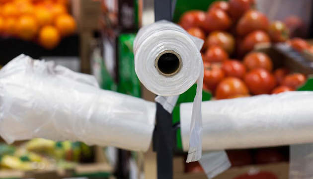 Пластикові пакети для овочів у магазинах незабаром стануть платними