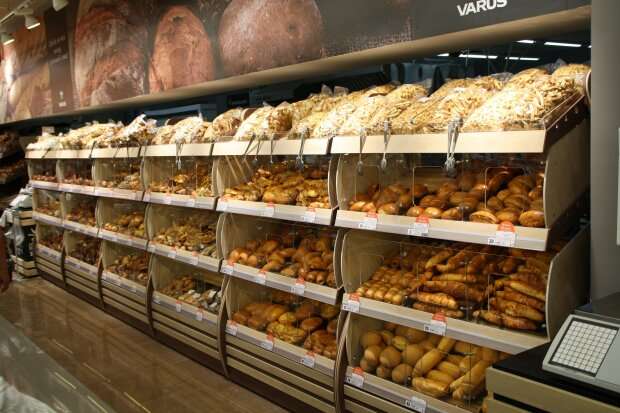 Супермаркети накручують ціни на хліб