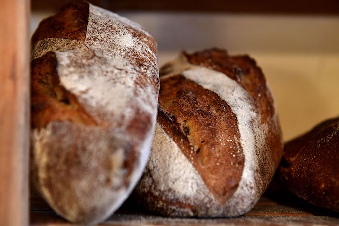Україні загрожує дефіцит хлібу: пекарі заявили про можливі збої у виробництві через ціни на газ