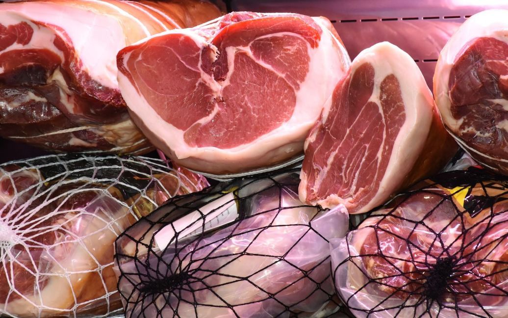 До України почали ввозити більше імпортної свинини