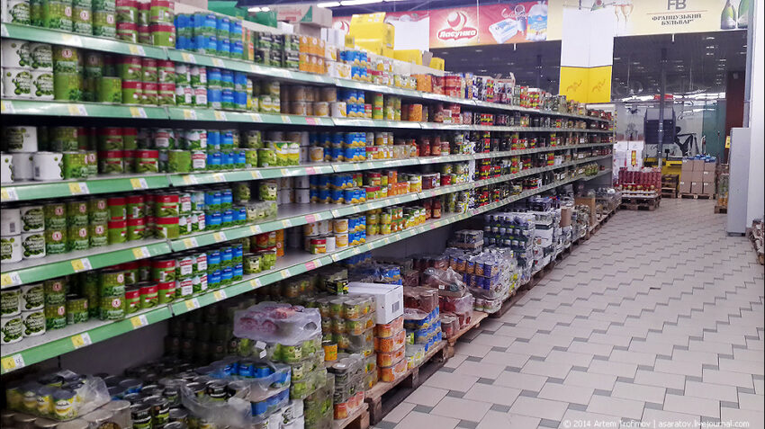 Продовольча безпека: у магазинах вже майже немає порожніх полиць