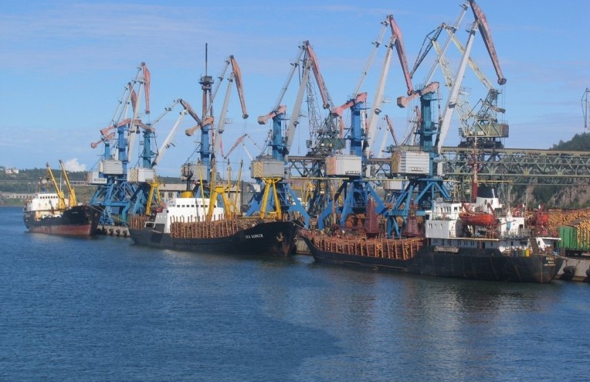 Мінінфраструктури закрило порти Бердянська, Маріуполя, Скадовська та Херсона