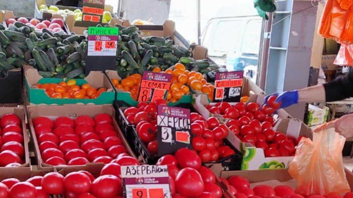 У Білорусі продають крадені черешні та помідори з Мелітополя і Херсона 