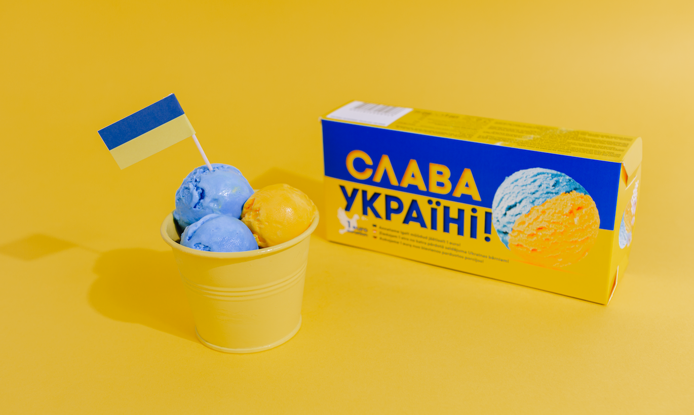 У Латвії випустили морозиво “Слава Україні”: українцям роздають безкоштовно