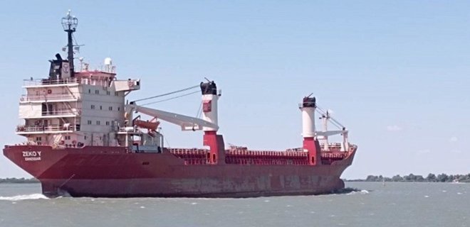 Перші вісім іноземних суден прибули до портів України за зерном