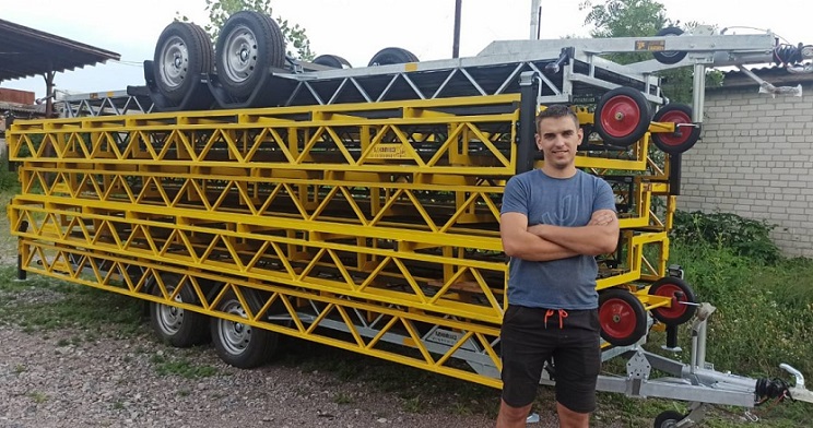 На Черкащині релоковане підприємство виготовляє «Бджоловози»
