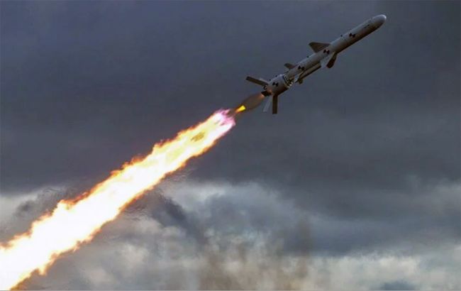 Росіяни влучили ракетами у зерносховище в Одеській області 