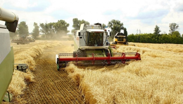 Аграрії вже зібрали 23,4 мільйона тонн зерна