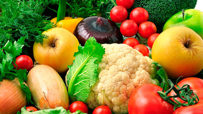 Огірки дорожчають, картопля – дешевшає: ціни на овочі та фрукти