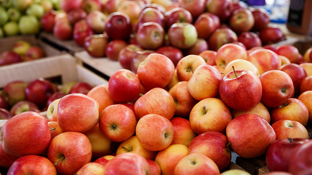 Ціни на яблука почали стрімко знижуватися