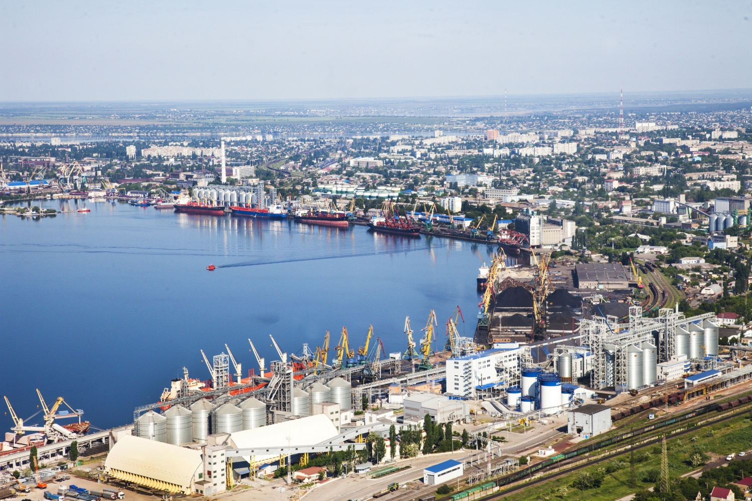 Звільнення Херсону відкриває експорт зерна з портів Миколаєва