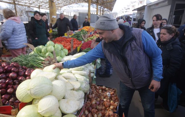 В Україні змінились вартість популярних овочів та фруктів: що впало у ціні