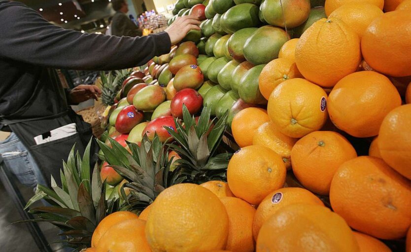 Апельсини, мандарини, банани, яблука: які ціни на фрукти перед Новим роком