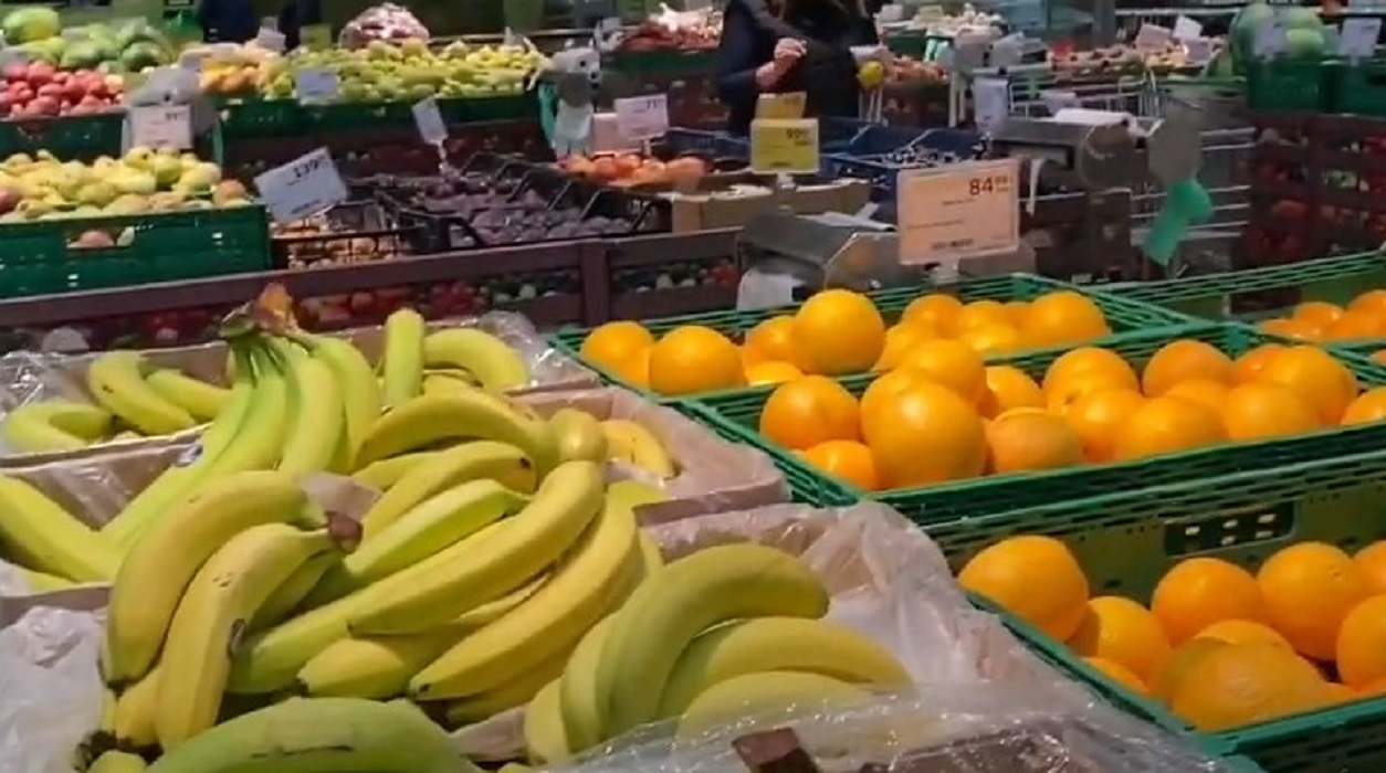 Як змінилися ціни на апельсини, мандарини та банани