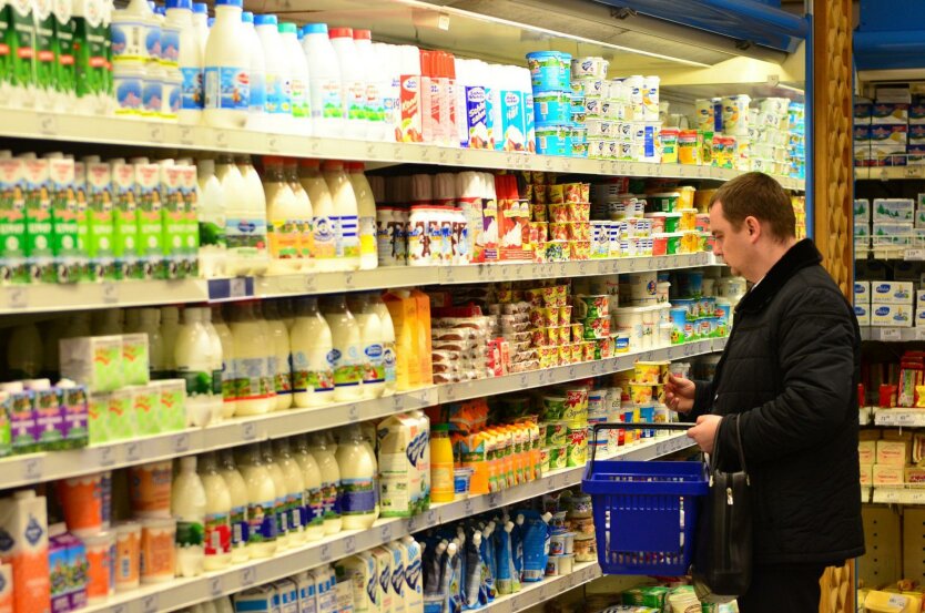 В Україні змінилися ціни на “молочку”: скільки коштує молоко, сир та сметана