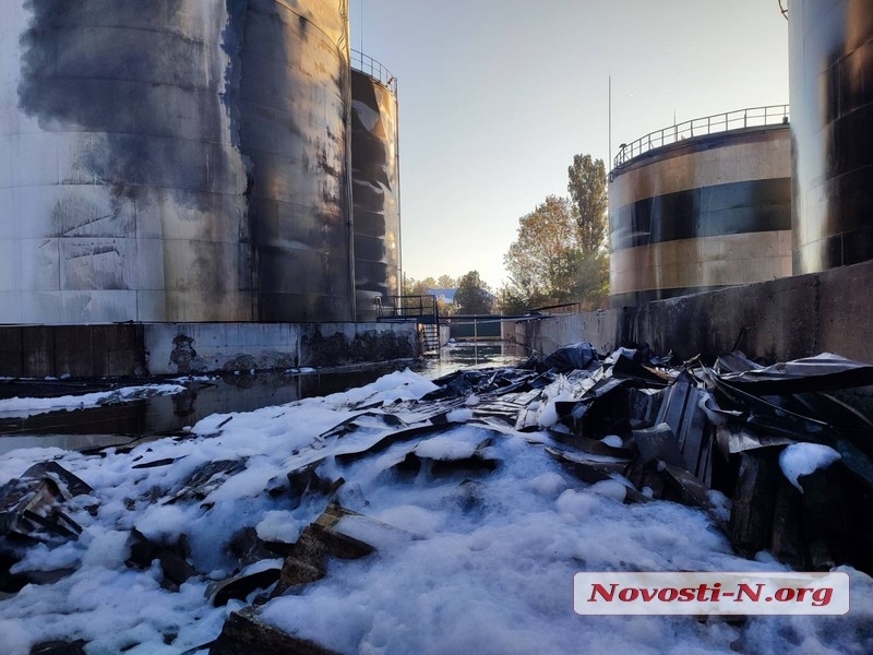 Атака дронами на резервуари з олією у Миколаєві: збитки оцінили у 39,9 мільярда