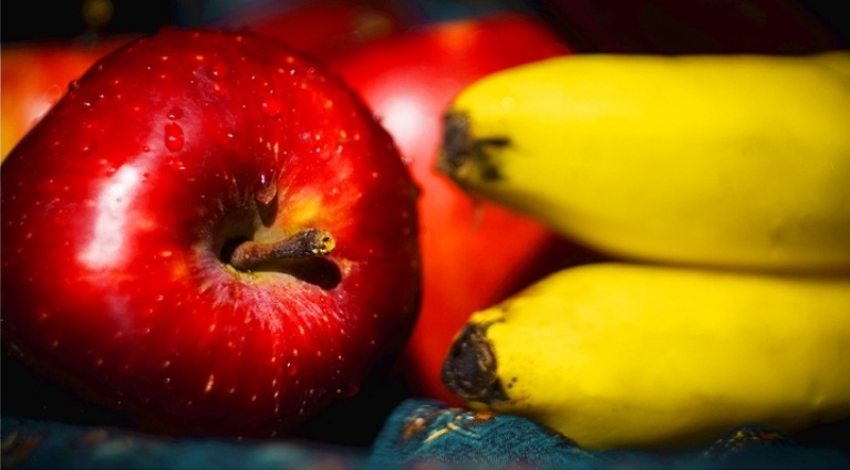 Як змінилися ціни на яблука та банани в Україні