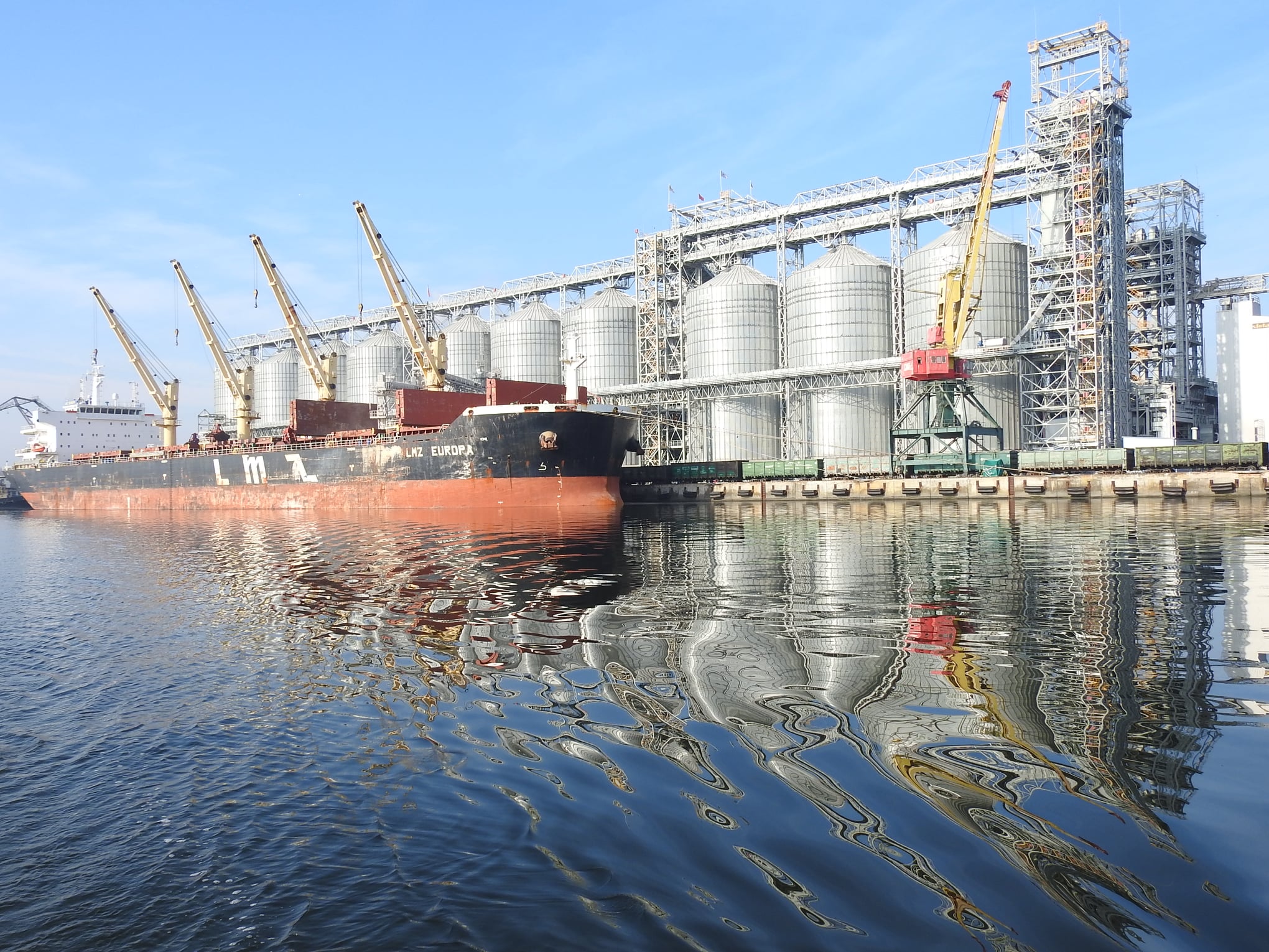 Порти Миколаєва готові приєднатися до «зернової угоди», але росія має дати згоду