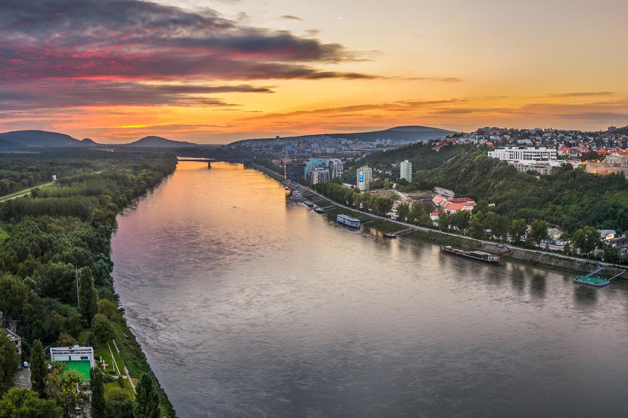 Україна та Румунія погодились спільно розвивати Дунайські порти