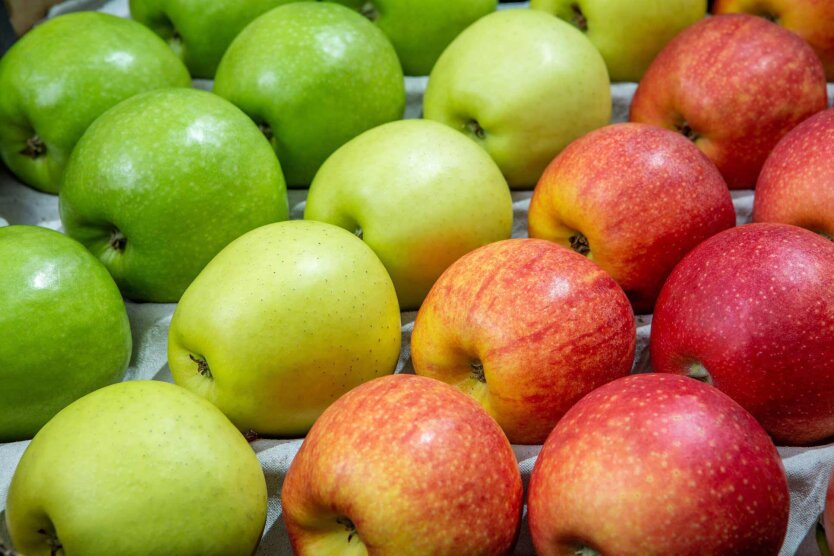 Ціни на фрукти: скільки коштують яблука та апельсини