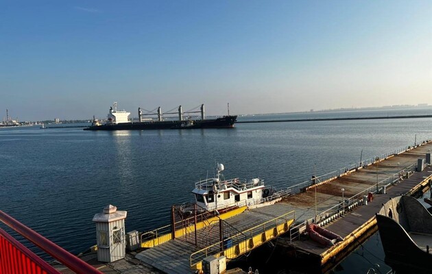 Критично низька динаміка: за тиждень в рамках “зернового коридору” завантажили лише 4 судна
