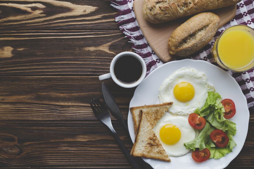 Сніданок обійдеться дешевше: як змінилися ціни на яйця, каву та молоко