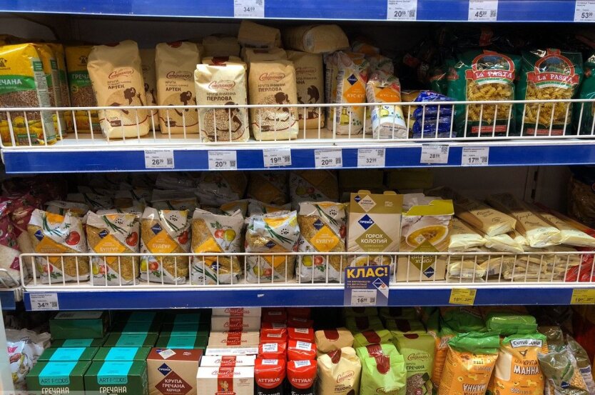 Скільки коштують гречка, рис та макарони у супермаркетах