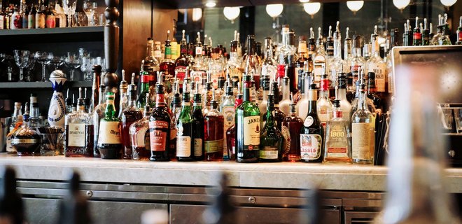 Уряд планує збільшити мінімальні ціни на алкоголь: як зміняться ціни