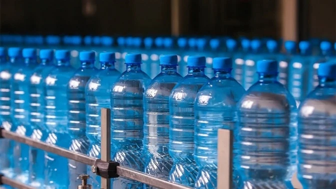 Перші у світі: в Японії виготовлятимуть пластикові пляшки з біосировини