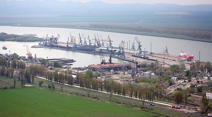 Дефіцит суден, дорогий фрахт та низькі ціни на зерно стримують експорт через порти Дунаю
