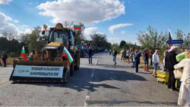 У Болгарії фермери заблокували дороги по всій країні через агроімпорт з України