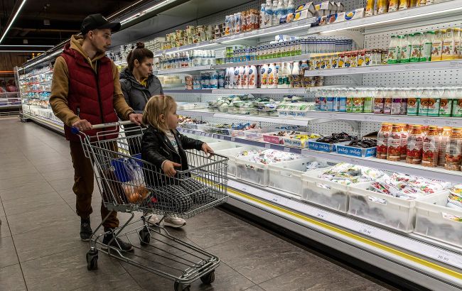 Продукти в Україні дорожчають: що буде з цінами та як можна зекономити