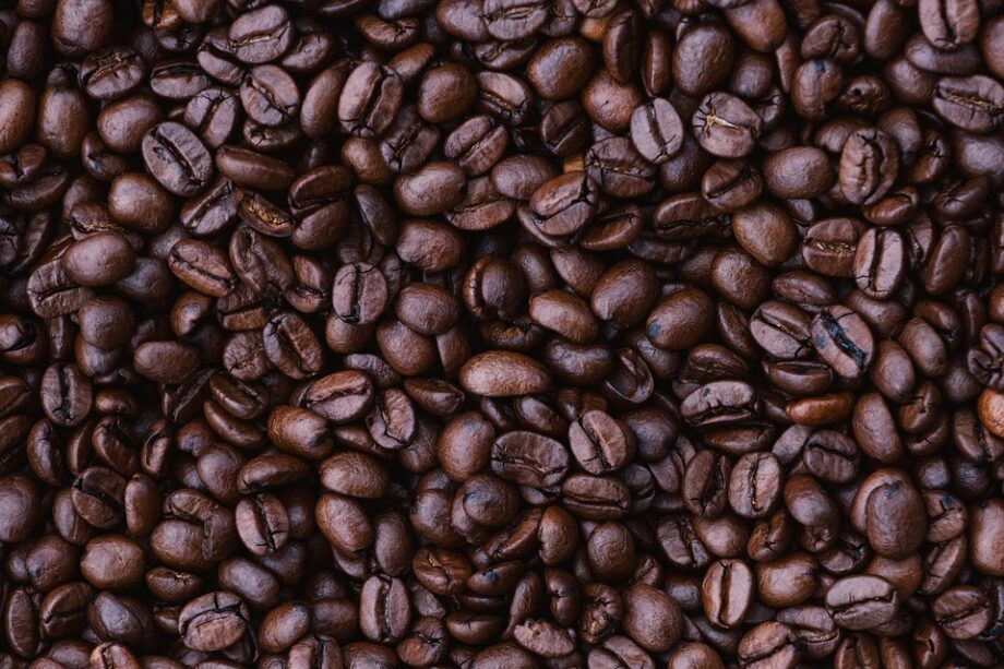 ЄС планує знищити сотні тонн кави та какао через нове законодавство