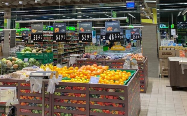 Ціни на фрукти: подешевшали мандарини та лимони, виноград подорожчав