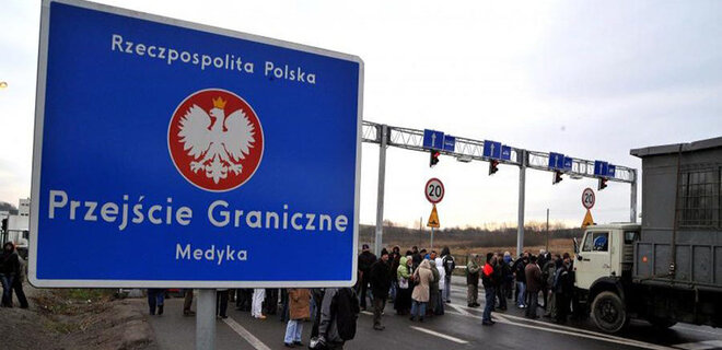 Польські перевізники погрожують на кордоні з Україною перекрити ще один пункт пропуску