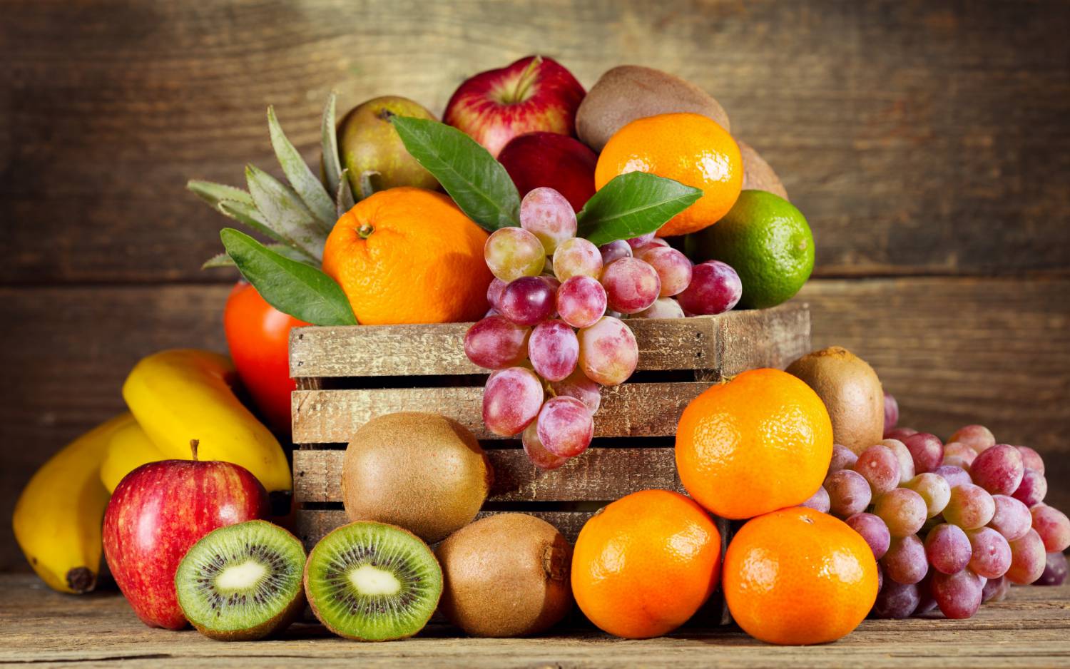 Найбільше зросли ціни на яблуко: в Україні фрукти подорожчали за рік на 24%