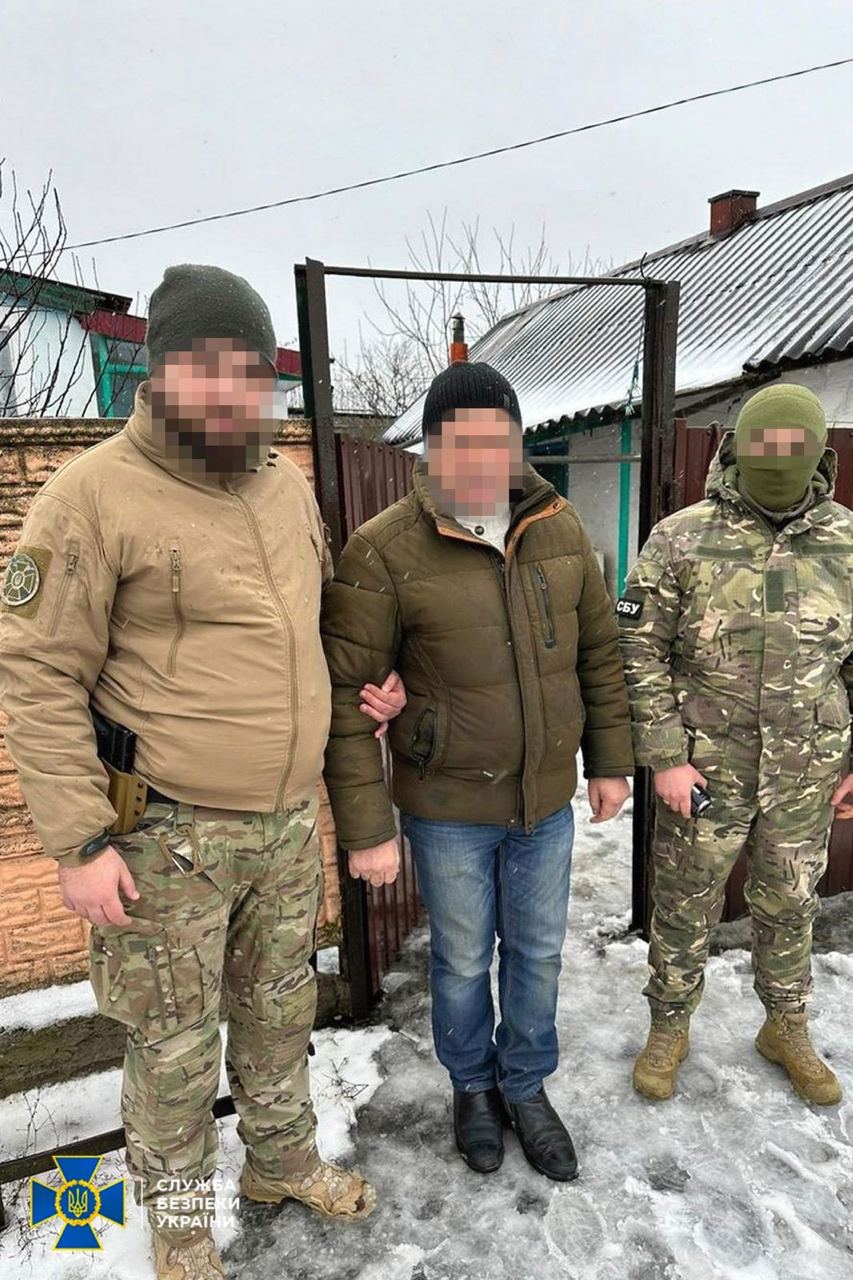 СБУ затримала агронома, який допомагав рашистам мінувати поля під час окупації Харківщини