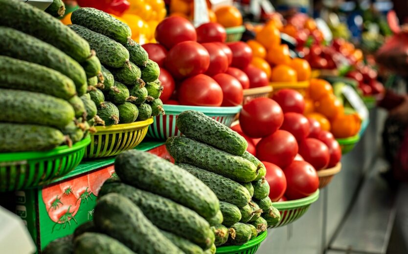 Супермаркети змінили ціни на огірки, помідори та перець