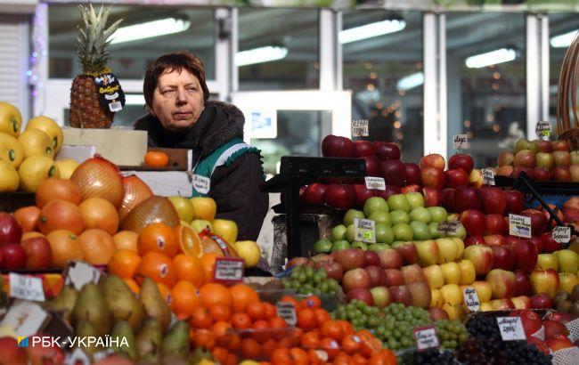Ціни кусаються: що впливає на вартість імпортних овочів та фруктів