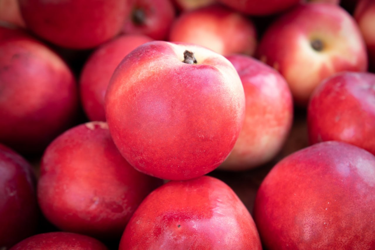 Супермаркети оновили ціни на яблука, груші та виноград