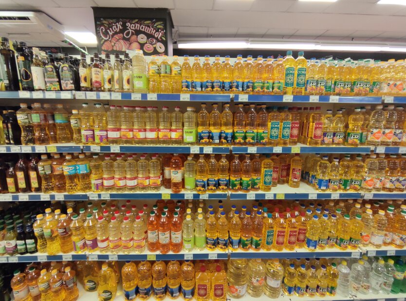 В супермаркетах дорожчає соняшникова олія: які ціни