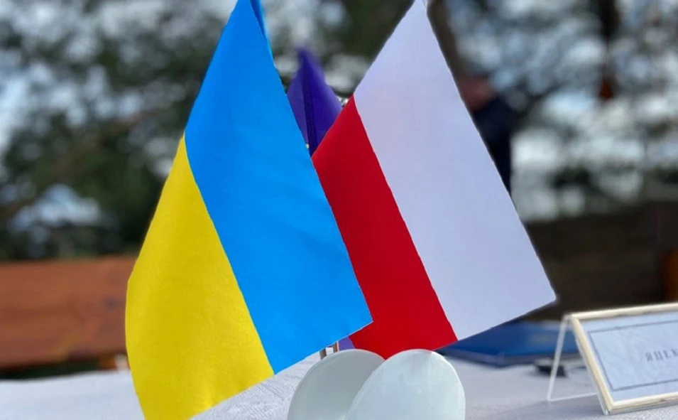 Україна наполягатиме на переговорах з Польшею на доступному транзиті зерна без блокувань