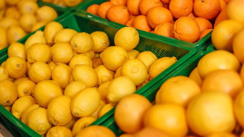Майже 108 за кіло: в Україні влітку різко злетіли ціни на мандарини та апельсини