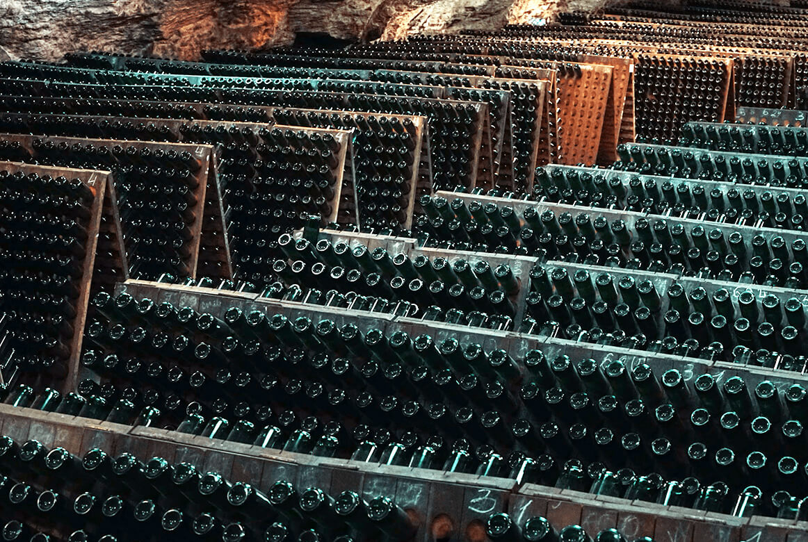 Окупанти планують відновити завод шампанських вин у Бахмуті та “Артемсіль”